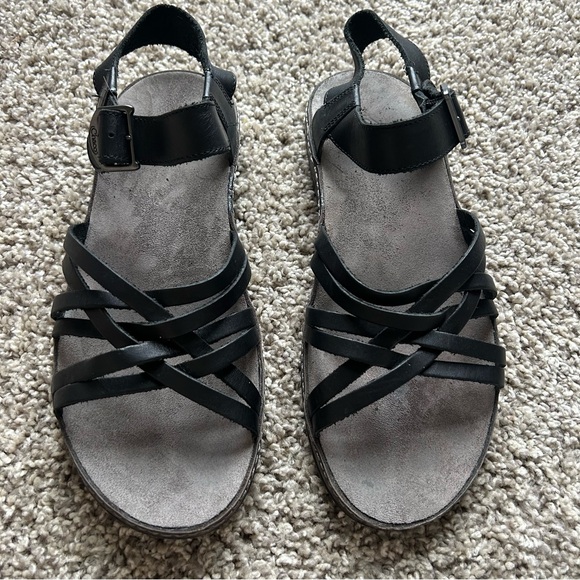 Chaco Fallon Leather Sandals - Picture 3 of 11